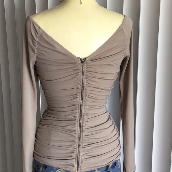 Full Outfit! WORKING 9-5! GUESS top and skirt! - Picture 4 of 8